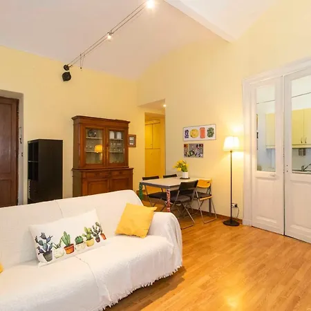 Porta Nuova & San Salvario Roomy Flat * Turin