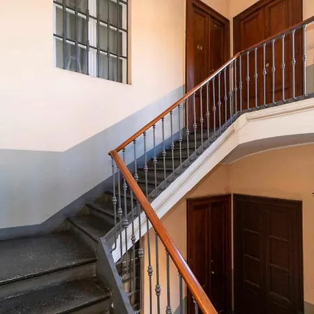 Porta Nuova & San Salvario Roomy Flat Apartment Turin