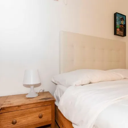 Daire Porta Nuova & San Salvario Roomy Flat Torino