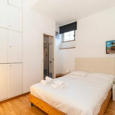 Daire Porta Nuova & San Salvario Roomy Flat *