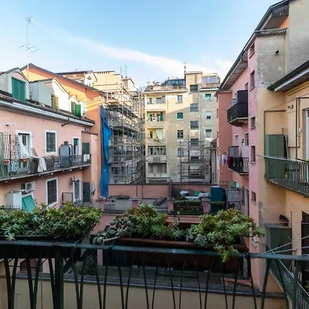 Daire Porta Nuova & San Salvario Roomy Flat
