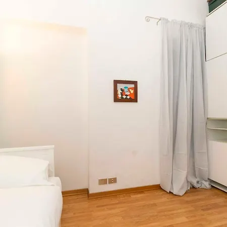 Porta Nuova & San Salvario Roomy Flat * Turin
