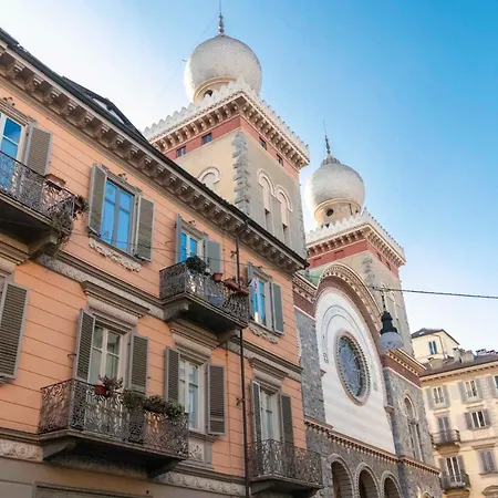 Daire Porta Nuova & San Salvario Roomy Flat Torino