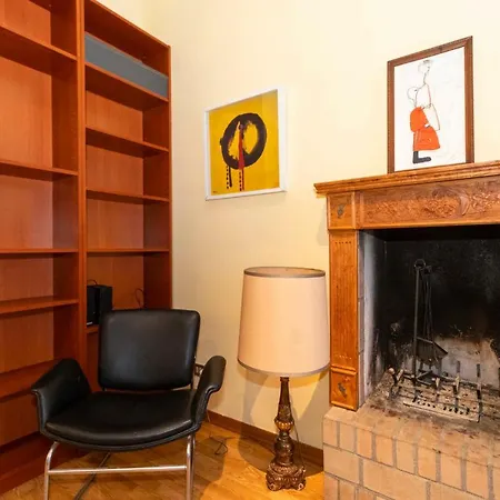 Porta Nuova & San Salvario Roomy Flat Daire *