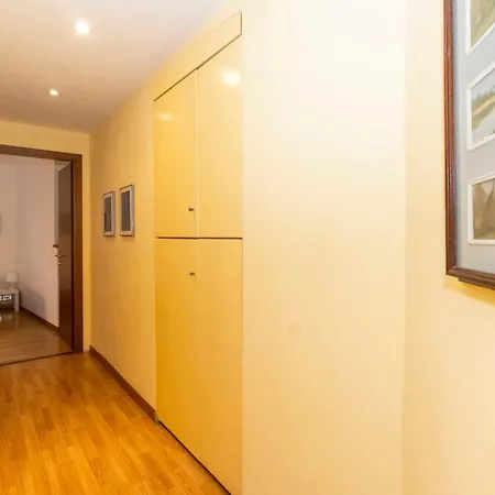 Porta Nuova & San Salvario Roomy Flat * Turin